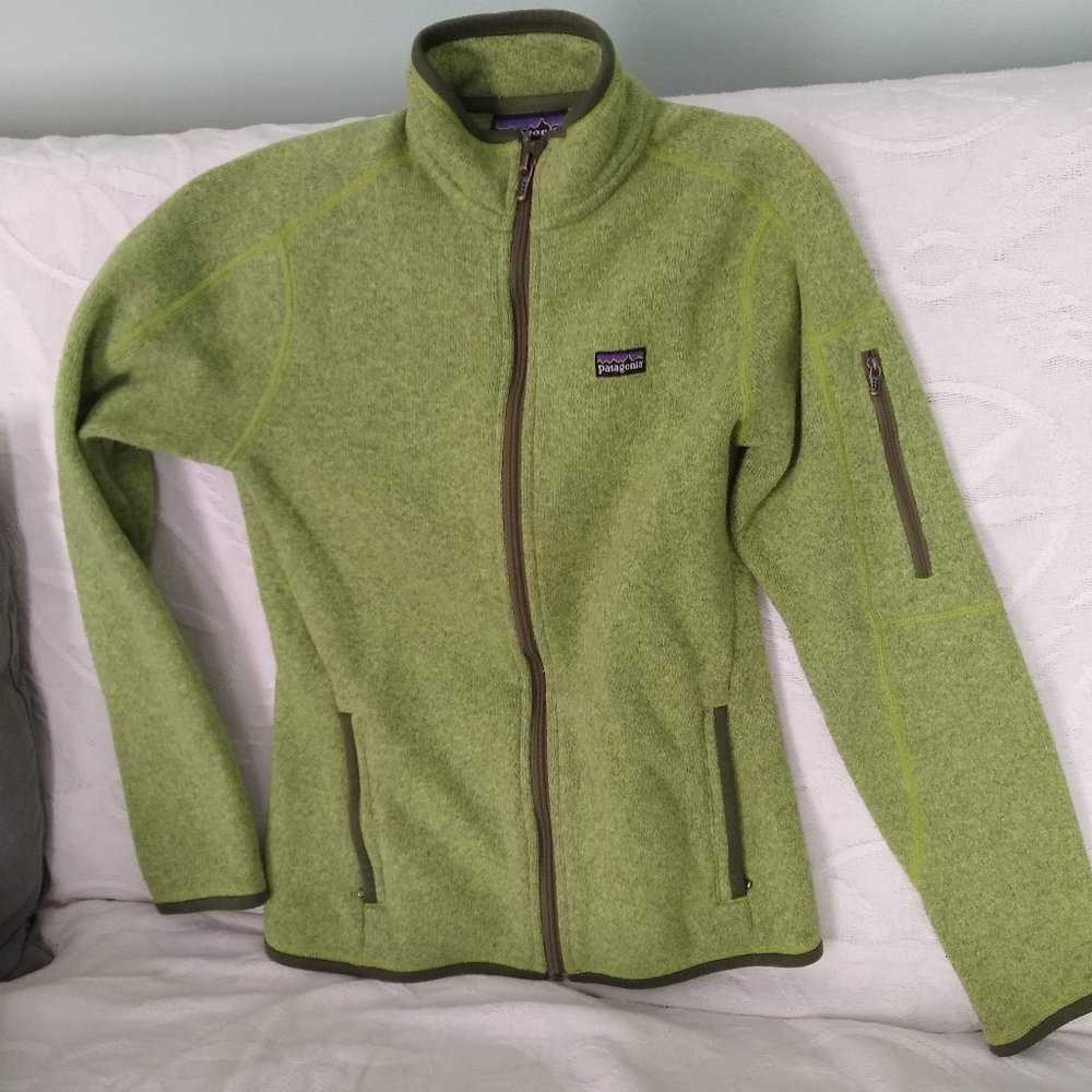 Patagonia sweater/jacket small green